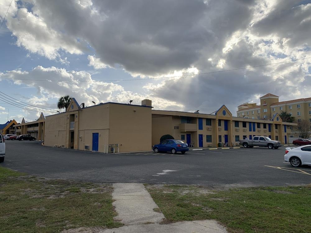 Days Inn By Wyndham Ocala North Екстериор снимка