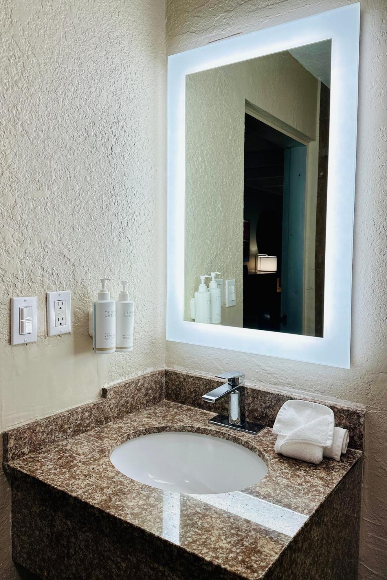 Days Inn By Wyndham Ocala North Екстериор снимка