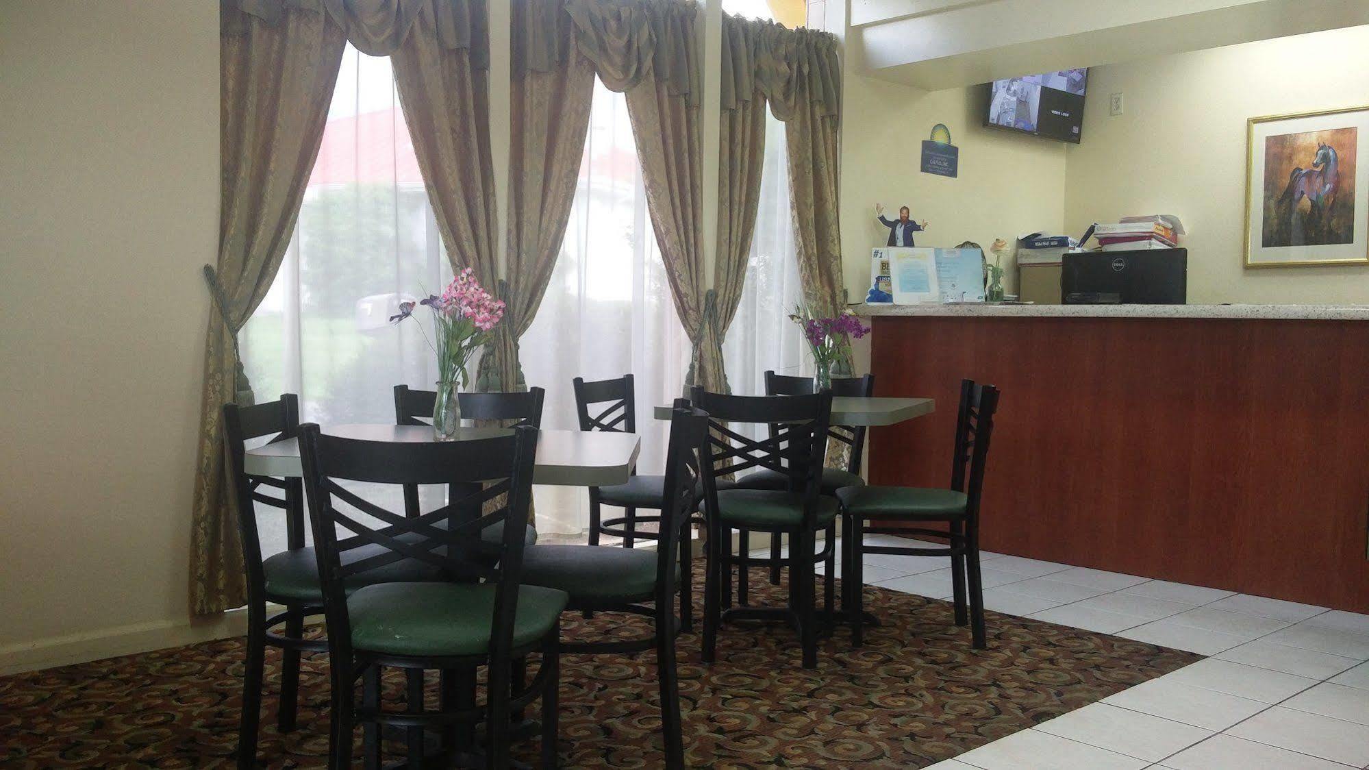 Days Inn By Wyndham Ocala North Екстериор снимка