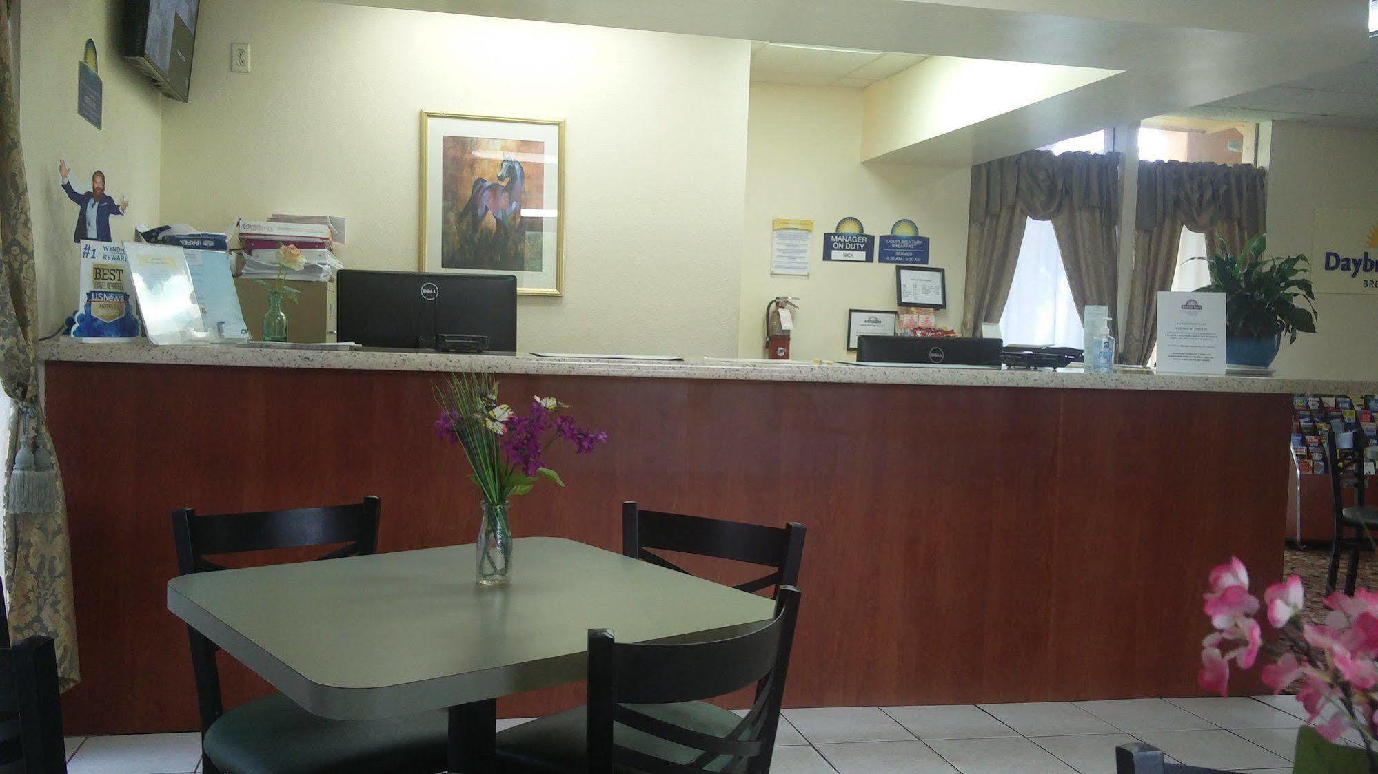 Days Inn By Wyndham Ocala North Екстериор снимка